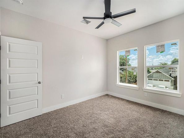 2705  12th Street , Fort Worth Texas 76111