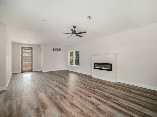 2705  12th Street , Fort Worth Texas 76111