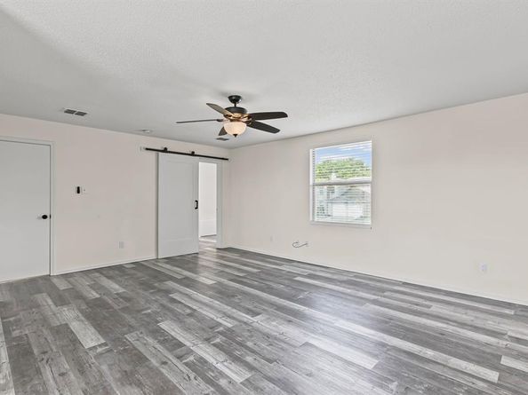 929  Brooks Drive , Cedar Hill Texas 75104