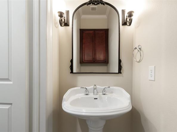 8616  Turtle Creek Boulevard  100, Dallas Texas 75225