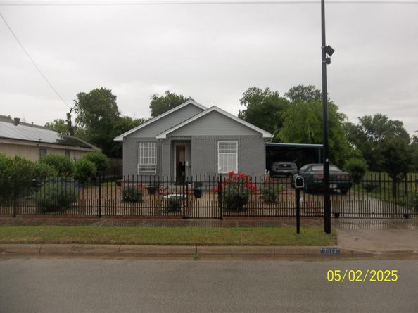 2917  Dillard Street , Fort Worth Texas 76105