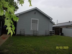2917  Dillard Street , Fort Worth Texas 76105