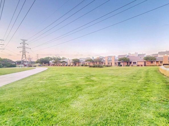 17490  Meandering Way  2303, Dallas Texas 75252