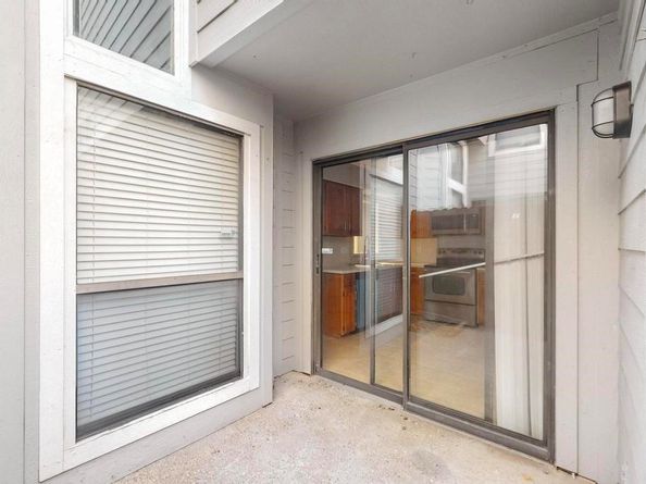 17490  Meandering Way  2303, Dallas Texas 75252