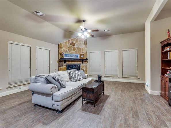 9328  Amistad Lane , Denton Texas 76226