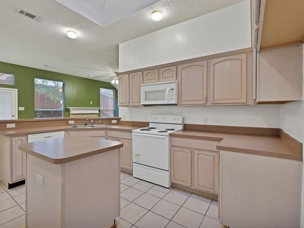 520  Jeff Grimes Boulevard , DeSoto Texas 75115
