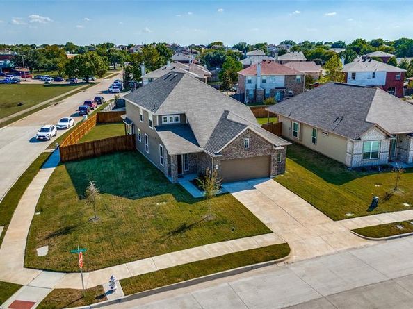 400  Livingston Drive , DeSoto Texas 75115