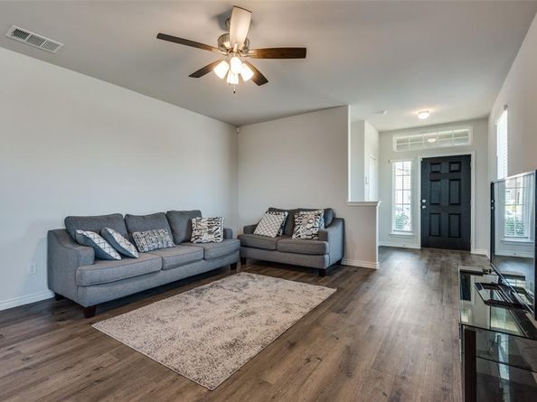 400  Livingston Drive , DeSoto Texas 75115