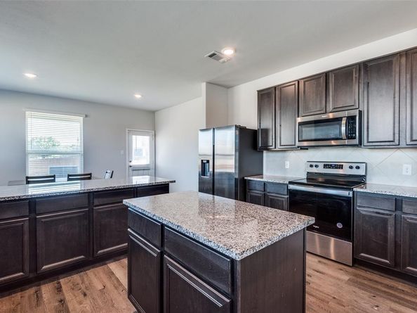 400  Livingston Drive , DeSoto Texas 75115