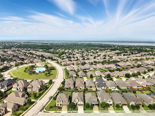 585  Mountcastle Drive , Rockwall Texas 75087