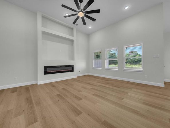 5208  Cox Street , Fort Worth Texas 76105