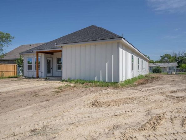 5208  Cox Street , Fort Worth Texas 76105
