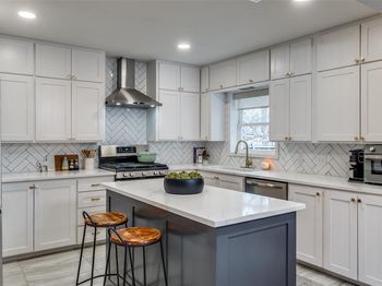 3715  Clover Lane 