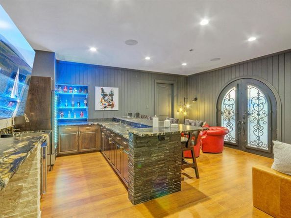 10500  Avery Club Drive  26, Austin Texas 78717