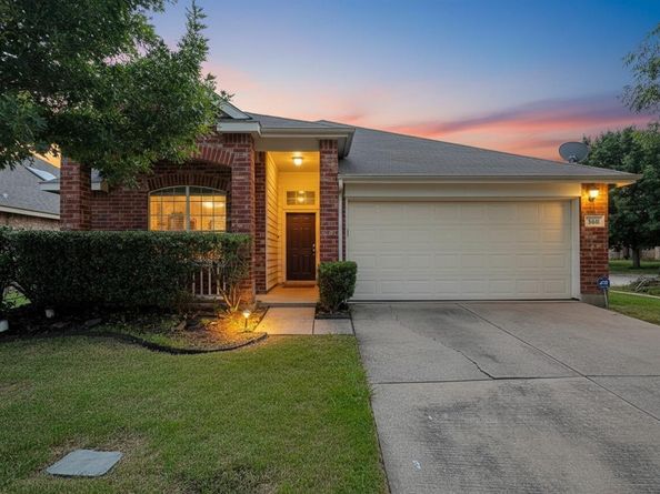 800  Warbler  , Aubrey Texas 76227