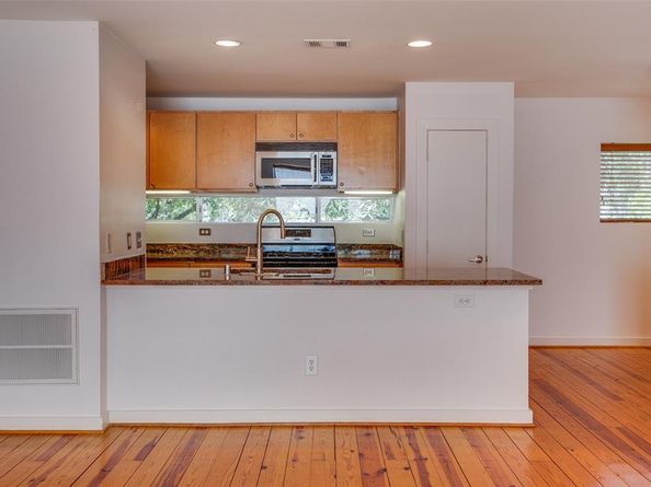 3840  San Jacinto Street , Dallas Texas 75204