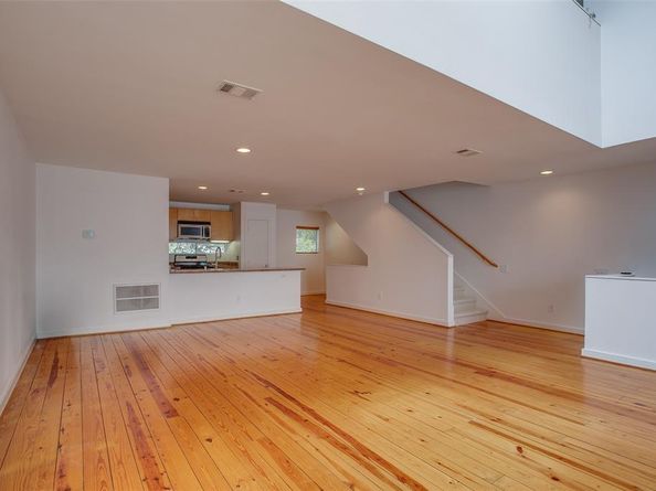 3840  San Jacinto Street , Dallas Texas 75204