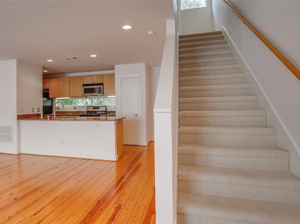 3840  San Jacinto Street , Dallas Texas 75204