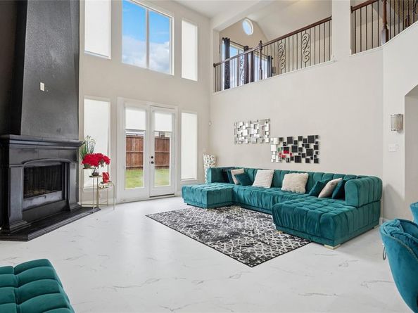 901  Oglethorpe Lane , Aubrey Texas 76227