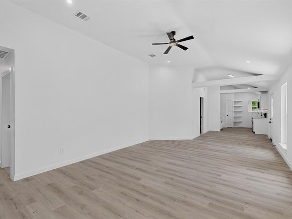 2607  Winter Oak Street , Dallas Texas 75227