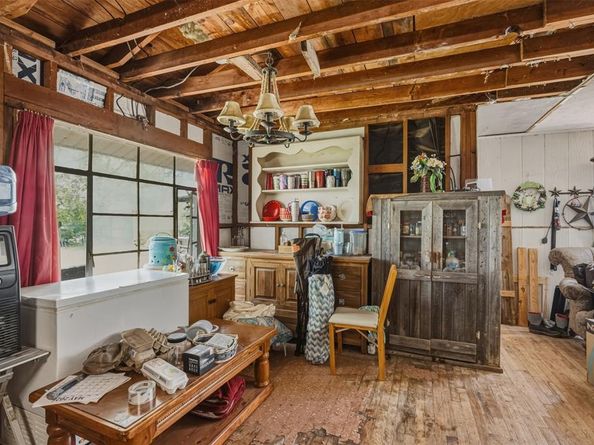 320  Beverly Road , Azle Texas 76020