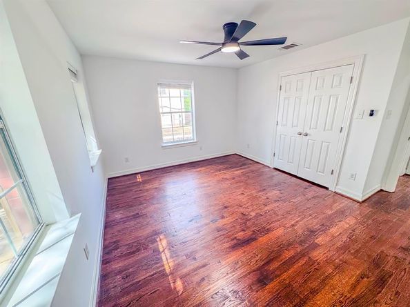 2809  Minert Street , Dallas Texas 75219