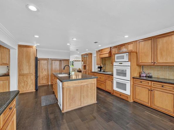 1946  Sussex Drive , Carrollton Texas 75007
