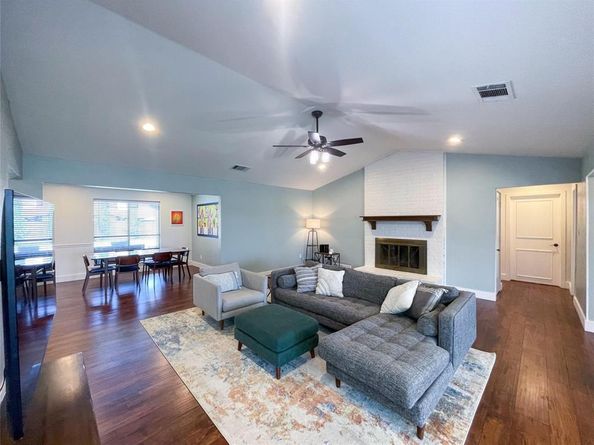 112  Overcrest Drive , Benbrook Texas 76126