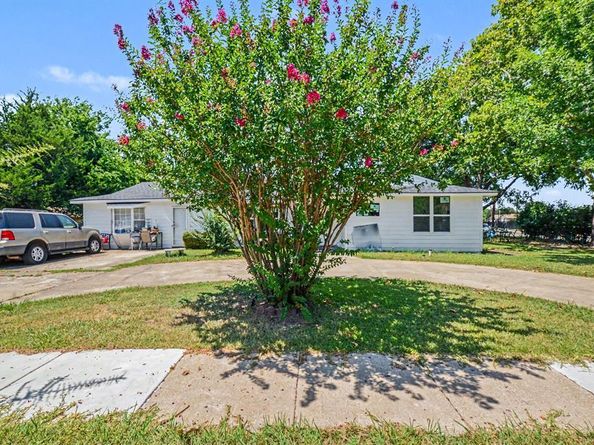 3623  Castle Hills Drive , Dallas Texas 75241