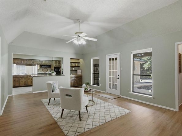 2940 S Creekwood Drive , Grapevine Texas 76051