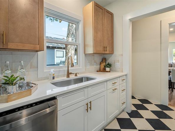 407 S Rosemont Avenue , Dallas Texas 75208