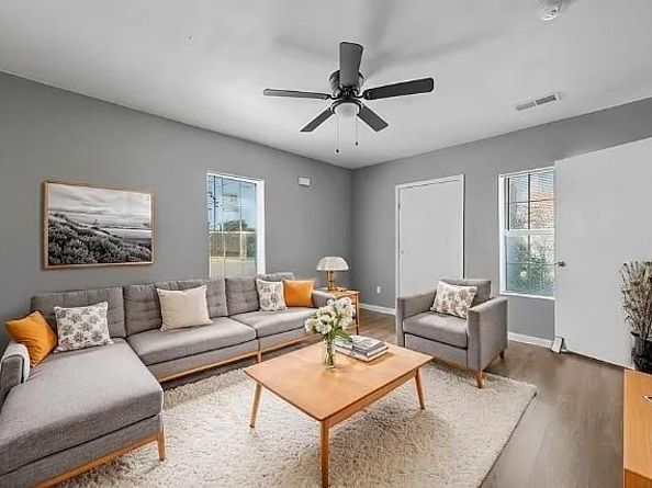 1605 E Hattie Street , Fort Worth Texas 76104