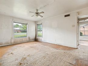 1112 E Ann Arbor Avenue , Dallas Texas 75216