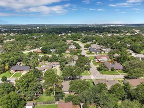 1615  Cresthaven Drive , Pantego Texas 76013