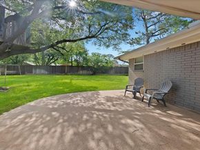 1615  Cresthaven Drive , Pantego Texas 76013