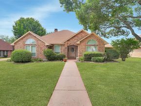 1304  Carriage Creek Drive , DeSoto Texas 75115