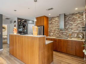 2323 N Houston Street  204, Dallas Texas 75219