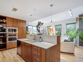 2323 N Houston Street  204, Dallas Texas 75219