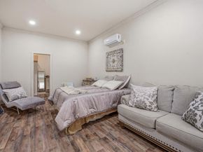 314 N Harding Street , Fort Worth Texas 76102
