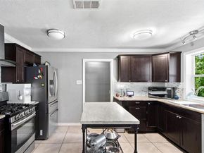 2021  Elmwood Boulevard , Dallas Texas 75224