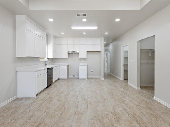 1552  Smoke tree Lane , Dallas Texas 75253