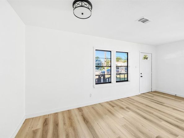 604  Ford Street , Garland Texas 75040