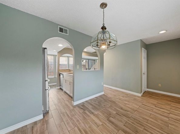 8560  Park Lane  88/165, Dallas Texas 75231
