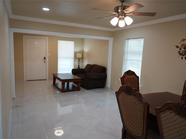 2313 N Riverside Drive , Fort Worth Texas 76111