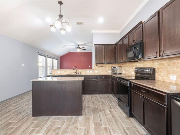 8309  Black Hills Trail , Aubrey Texas 76227