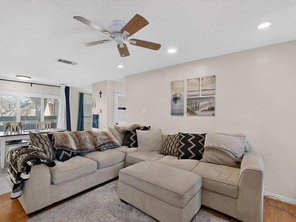 1909  Chasewood Circle  112, Arlington Texas 76011