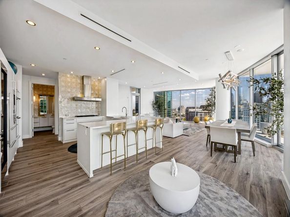 2900  McKinnon Street  2301, Dallas Texas 75201