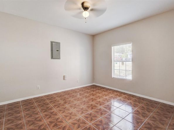 1213  College Street , Grand Prairie Texas 75050
