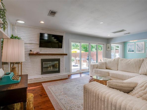 6529  Putting Green Drive , Dallas Texas 75232