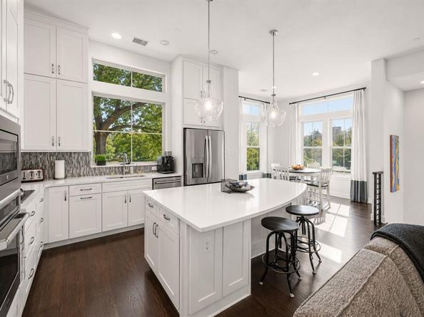 730  Spanish Oaks Place , Dallas Texas 75204
